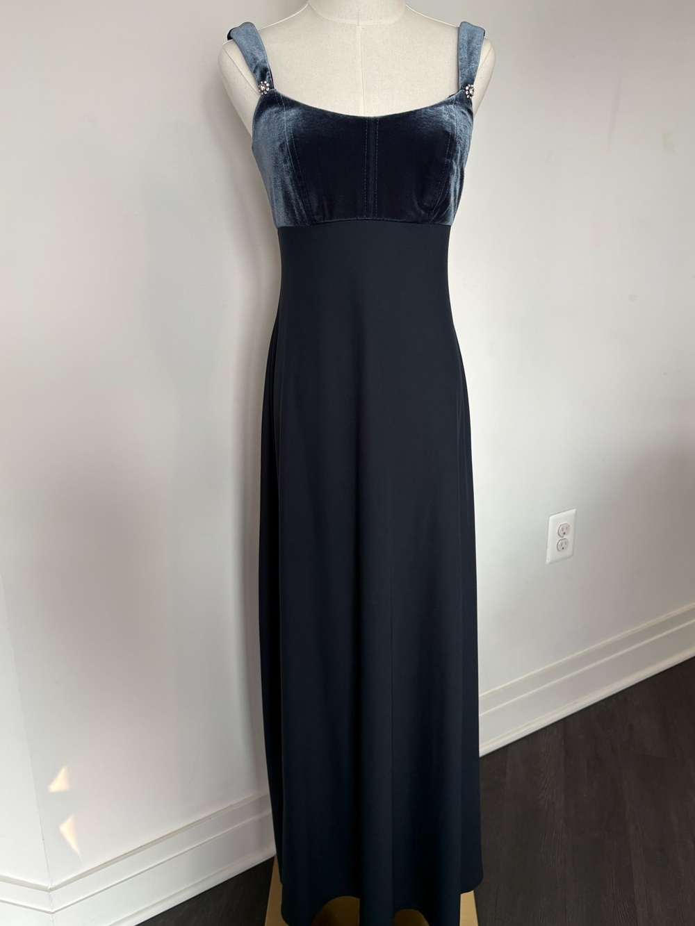 Betsy & Adam Vintage Navy Velvet Bust Scoop Neck Formal Maxi Dress Small
